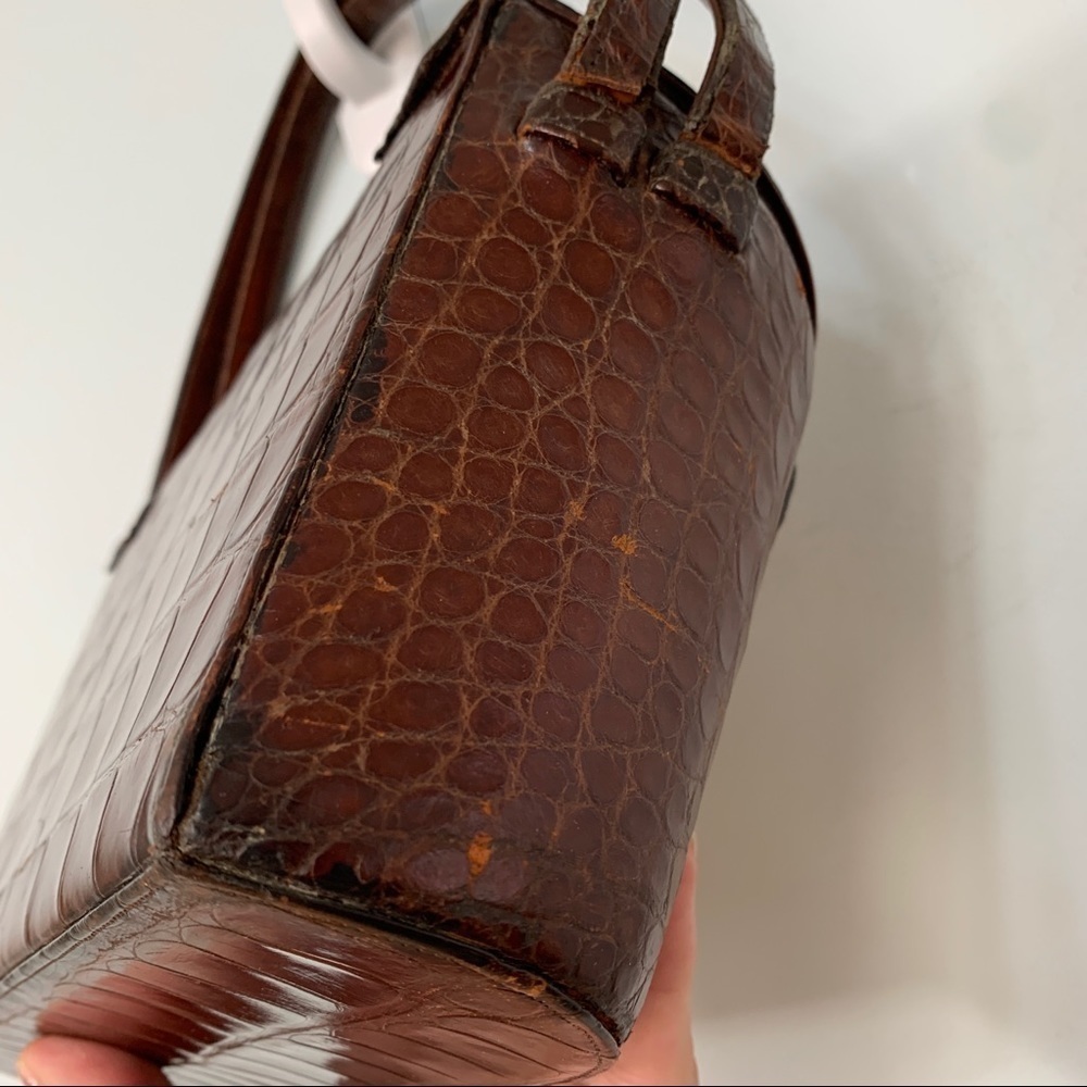 Nettie Rosenstein | Crocodile Vintage Structured Box Style Double Top Handle Bag - Picture 11 of 17